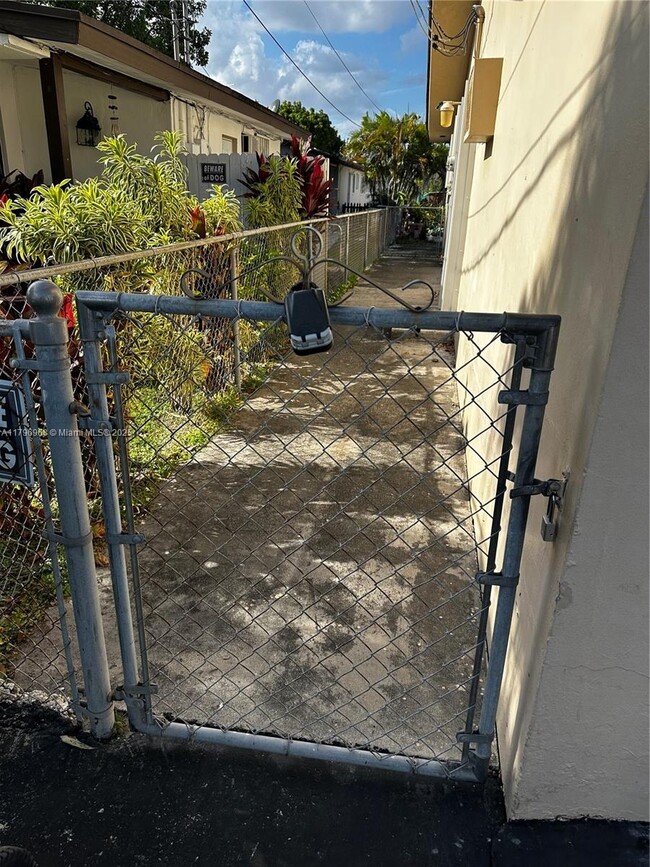 Foto del edificio - 8935 SW 28th St