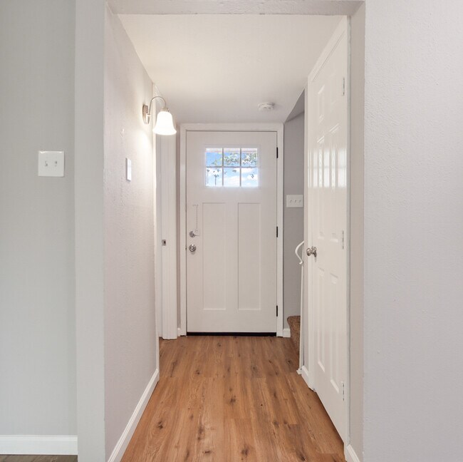 Building Photo - 412 Arborview Dr