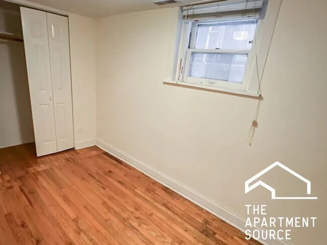 Foto del edificio - 3309 N Southport Ave