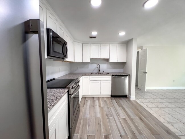 Foto del edificio - 592 American Legion Hwy