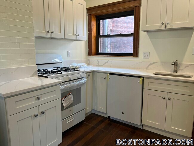 Foto del edificio - 1855 Beacon St