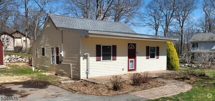 Building Photo - 8 Quinton Rd