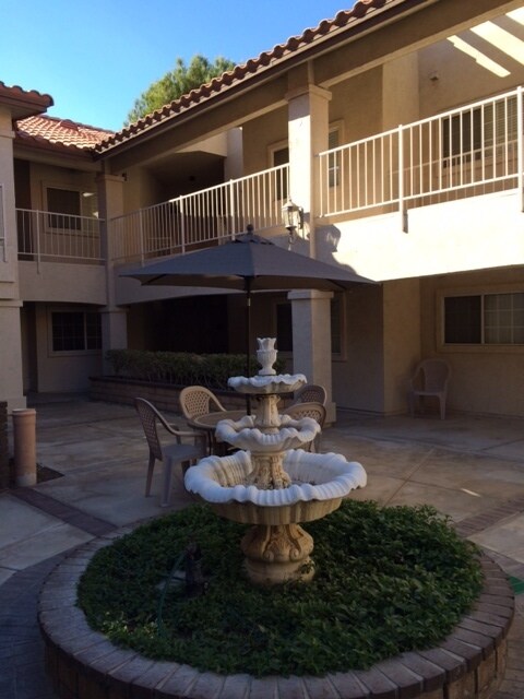 Foto principal - JESS RANCH!! 2 BEDROOM/2 BATH CONDO IN 55+...