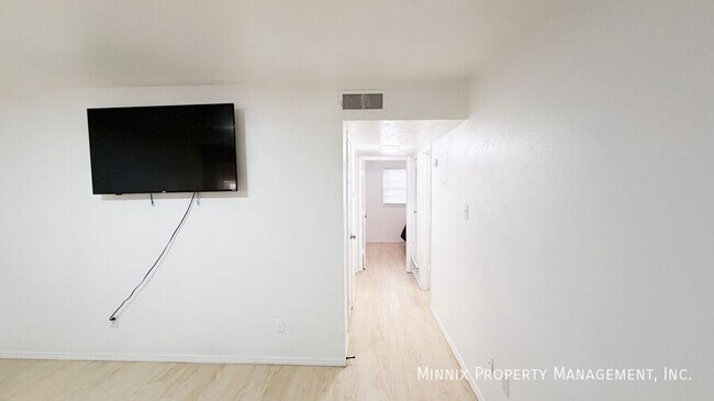 Building Photo - 5005 Avenue W