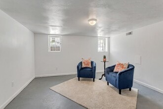 Building Photo - 462 31st St