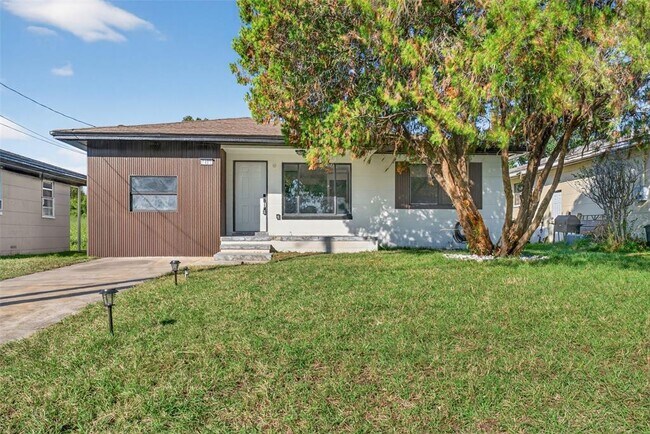 Foto del edificio - 2401 42nd St S