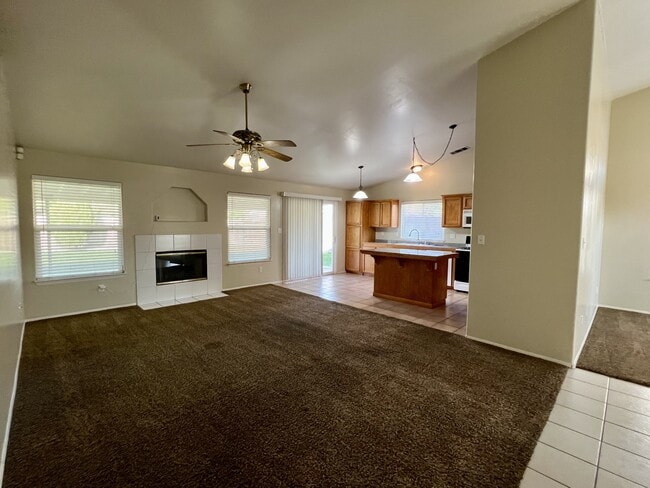 Foto del edificio - 12012 Jenlee Ave