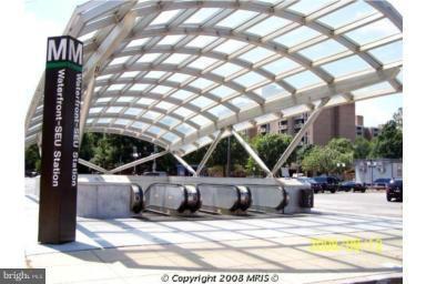 Foto del edificio - 1425 4th St SW
