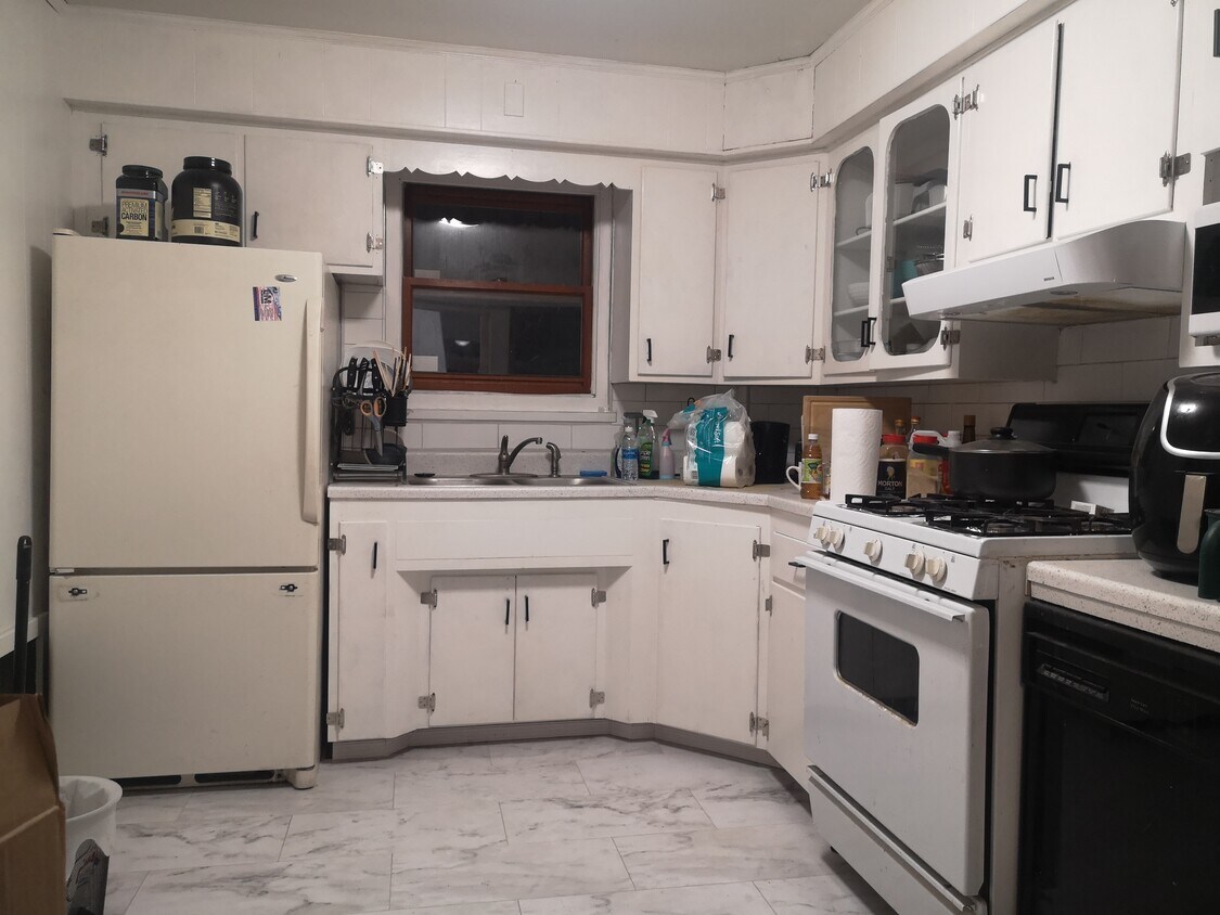 Primary Photo - 332 Vine St