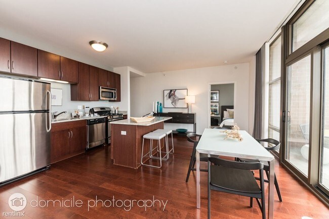 Foto del edificio - 1 br, 2 bath Condo - 12 E 9th St 1503