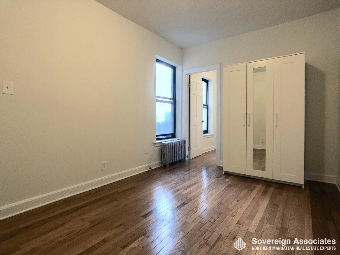 Foto principal - 401 E 68th St