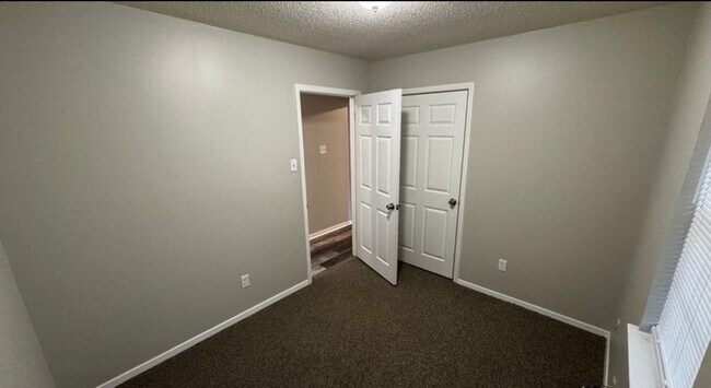 Building Photo - 4264 Double Tree St