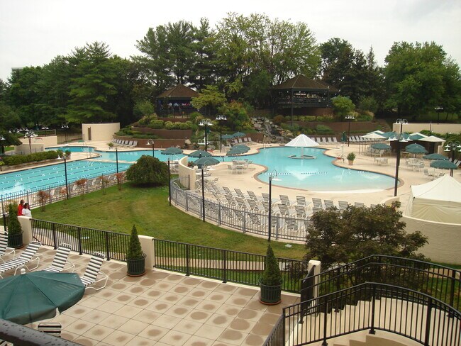 Building Photo - LIKE LIVING IN A LUXURY RESORT ALL YEAR ROUND