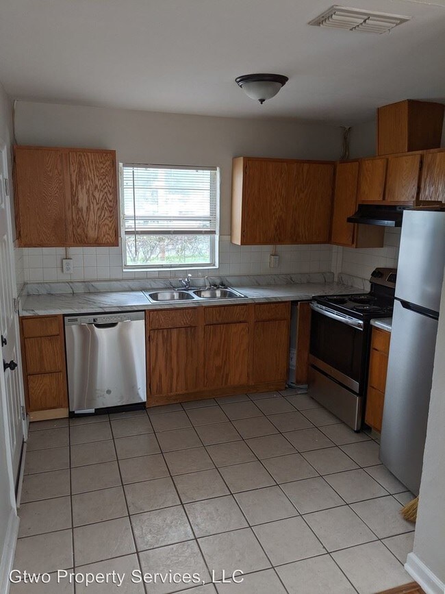 Building Photo - 2 br, 1 bath House - 1447 Hudson Street
