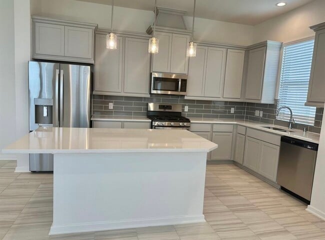 Foto del edificio - 1619 Rustling Creek Dr