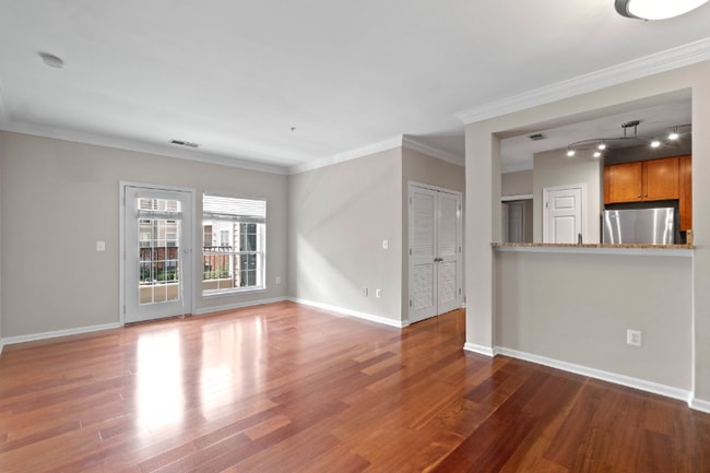 Building Photo - 4860 Eisenhower Ave