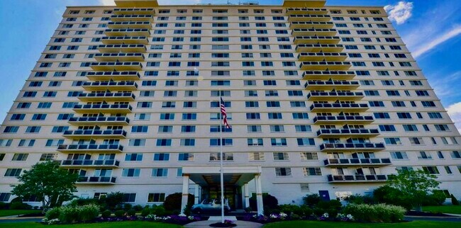 Foto del edificio - 1840 Frontage Rd