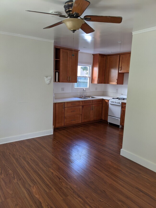Foto del edificio - 5141 Clinton St