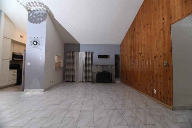 Building Photo - 8430 Langdon Ave