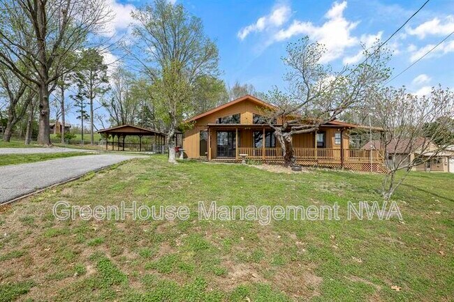 Building Photo - 8392 S Lakeshore Dr