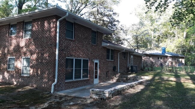 Foto del edificio - 312 Harvey Cir
