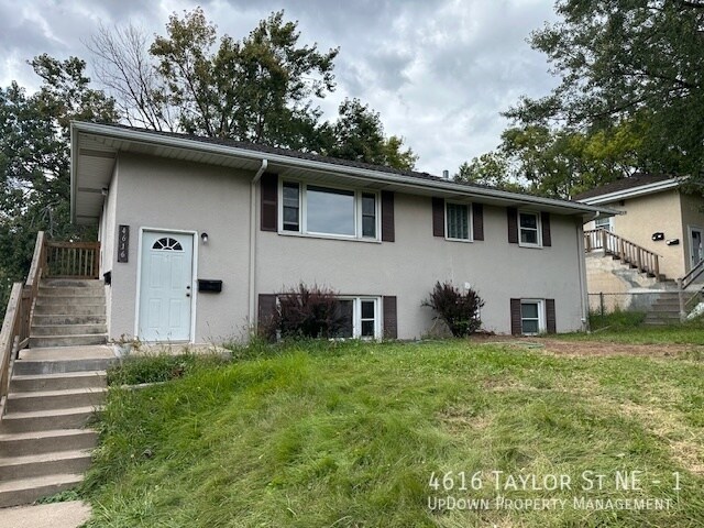 Foto principal - 4616 Taylor St NE