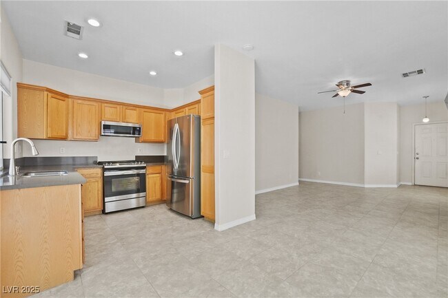 Foto del edificio - 8551 Stone Mill Way