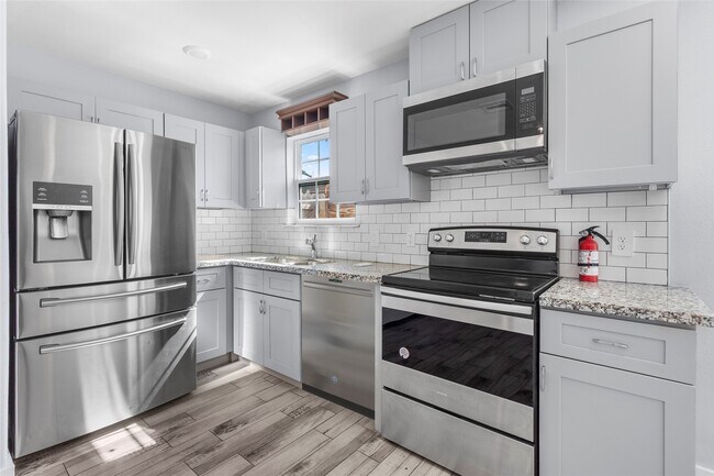 Foto del edificio - 6809 Glass St