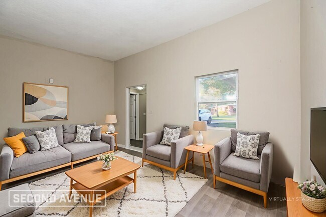 Foto del edificio - 2646 Lantana Ave