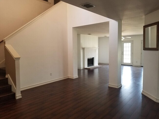 Foto del edificio - 2700 Sundance Dr