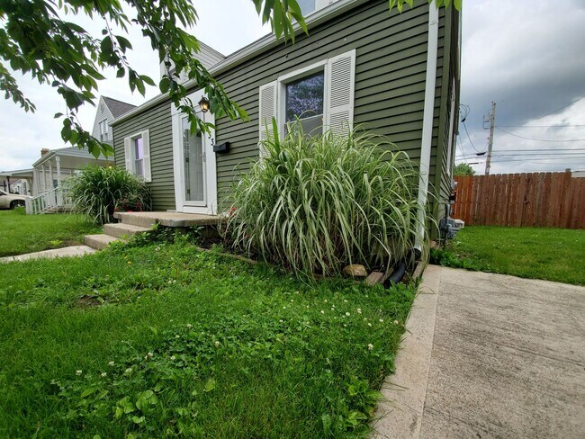 Foto del edificio - 4 Bedroom 1 Bath Home