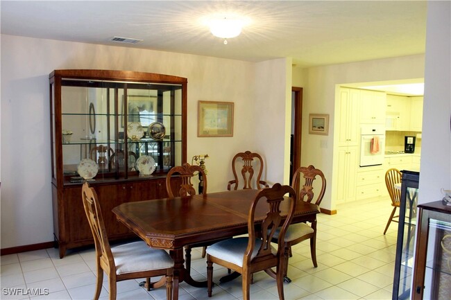 Foto del edificio - 389 Heron Ave