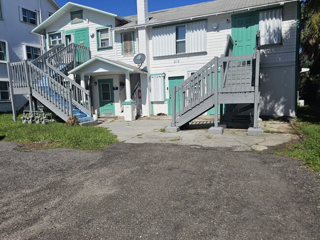 Photo - 222 North Oleander Avenue Apartment