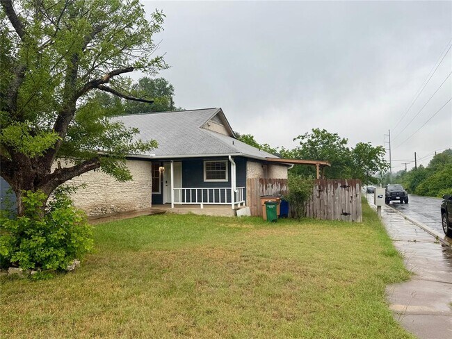 Foto del edificio - 4507 Dorsett Oaks Cir