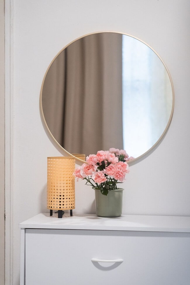 Building Photo - 242 E 33rd St