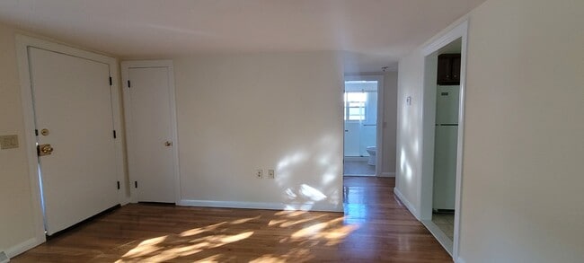 Building Photo - 47 Manzella Ct