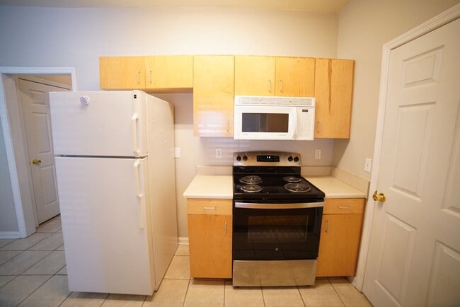 Building Photo - 3 Bed / 3 Bath Condo in the NW
