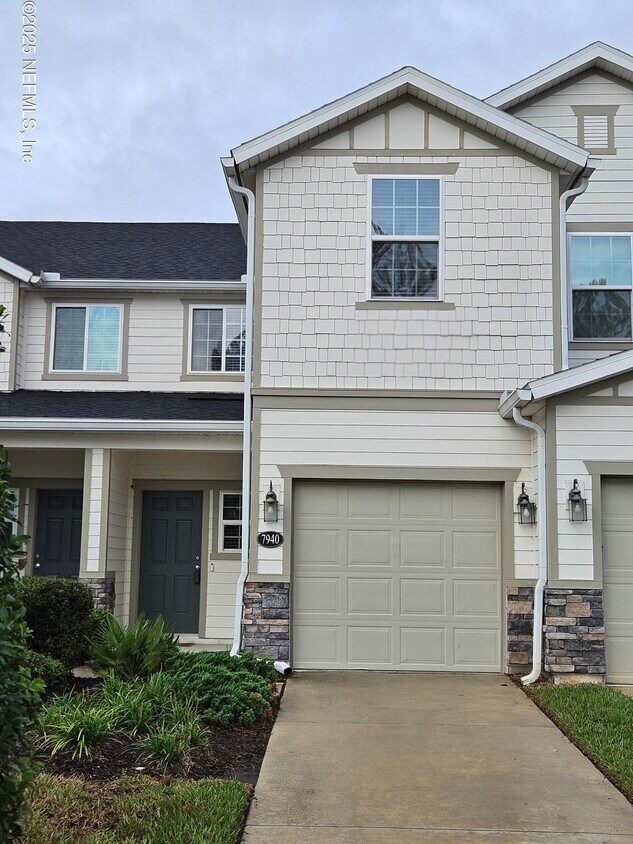 Foto principal - 7940 Merchants Way