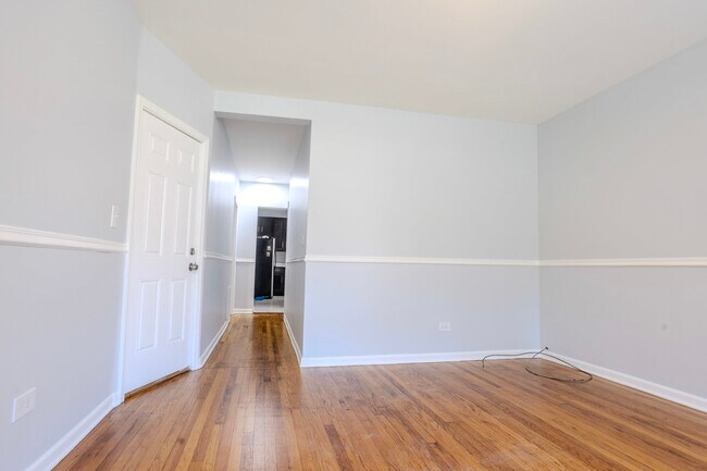 Building Photo - 1523 E 74th Pl