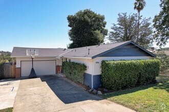 Building Photo - 595 Tanbark Terrace