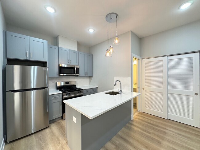 Foto del edificio - 419 W Belden Ave