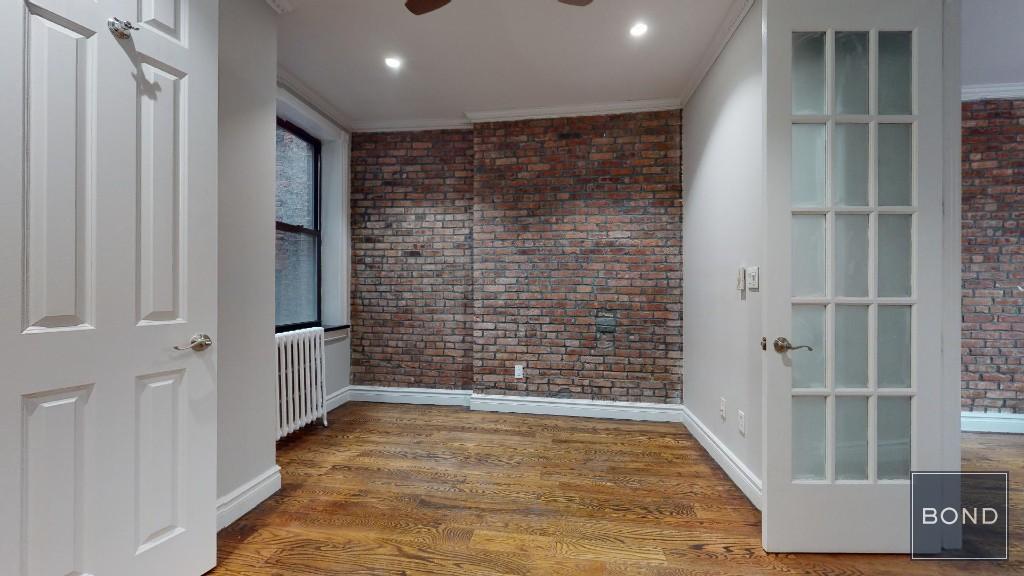 Primary Photo - 326 E 35th St