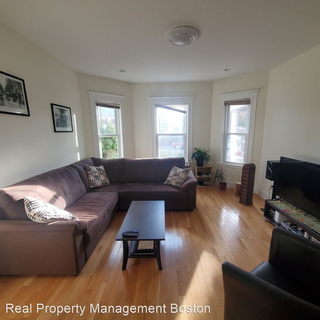 Building Photo - 2 br, 1 bath House - 67 Broadway #1