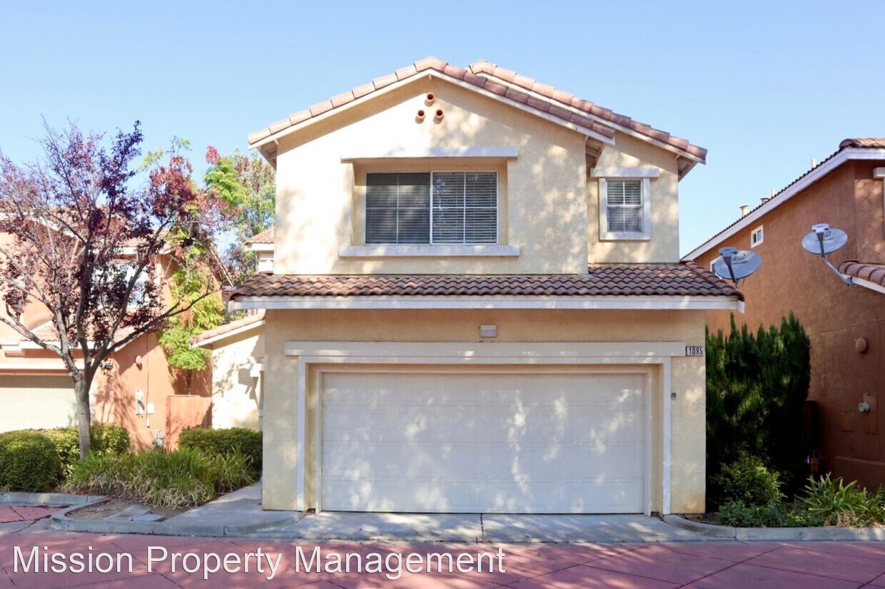 3 br, 2.5 bath House 1085 La Brea Ter House for Rent in Union City