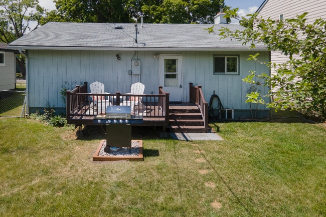 Building Photo - 925 3rd Ave W