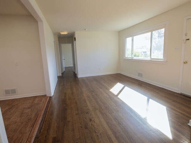 Foto del edificio - 3 BED 1 BATH RANCH HOME IN MECHANICSVILLE