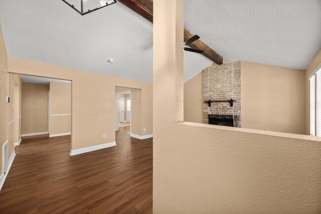 Foto del edificio - 1014 Three Forks Dr