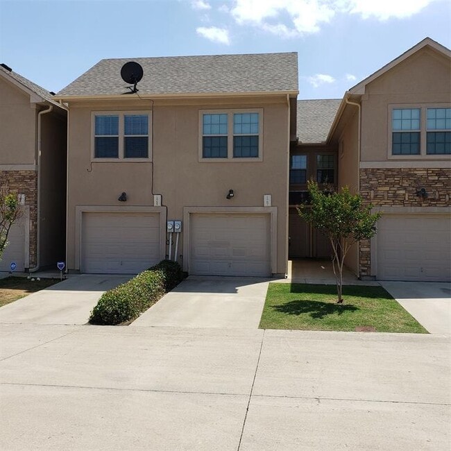 1567 Cozy Dr, Fort Worth, TX 76120 Condo for Rent in Fort Worth, TX