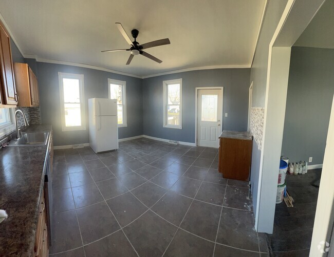 Building Photo - 2704 Jackson Ave
