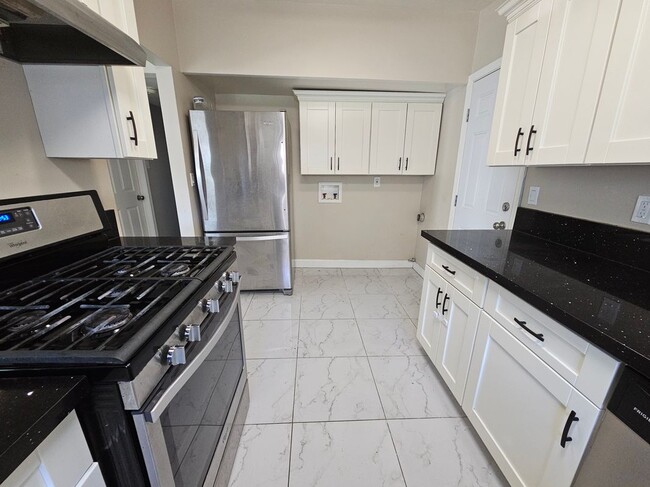 Foto del edificio - 539 Trier Ave